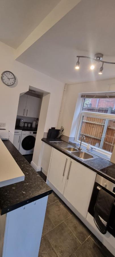 Silver Serenity Stoke-on-Trent Exterior foto